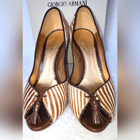 Giorgio Armani Peep Toe Pumps - Picture 3 of 9